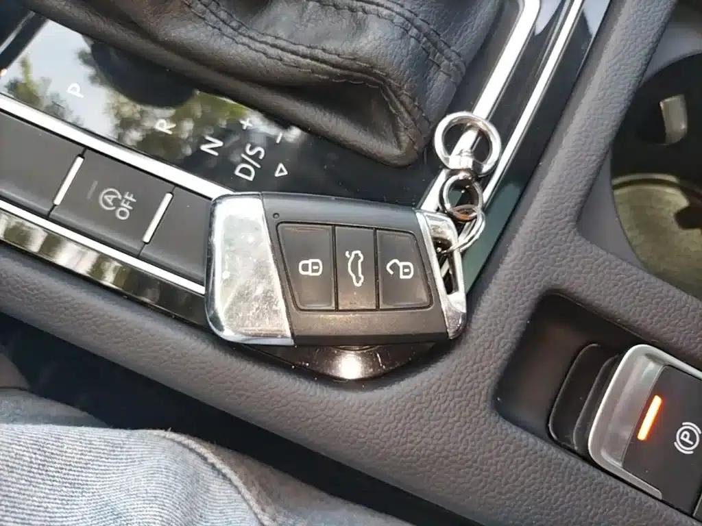 2018 Volkswagen Passat 330TSI DSG Leading Edition — миниатюра 9