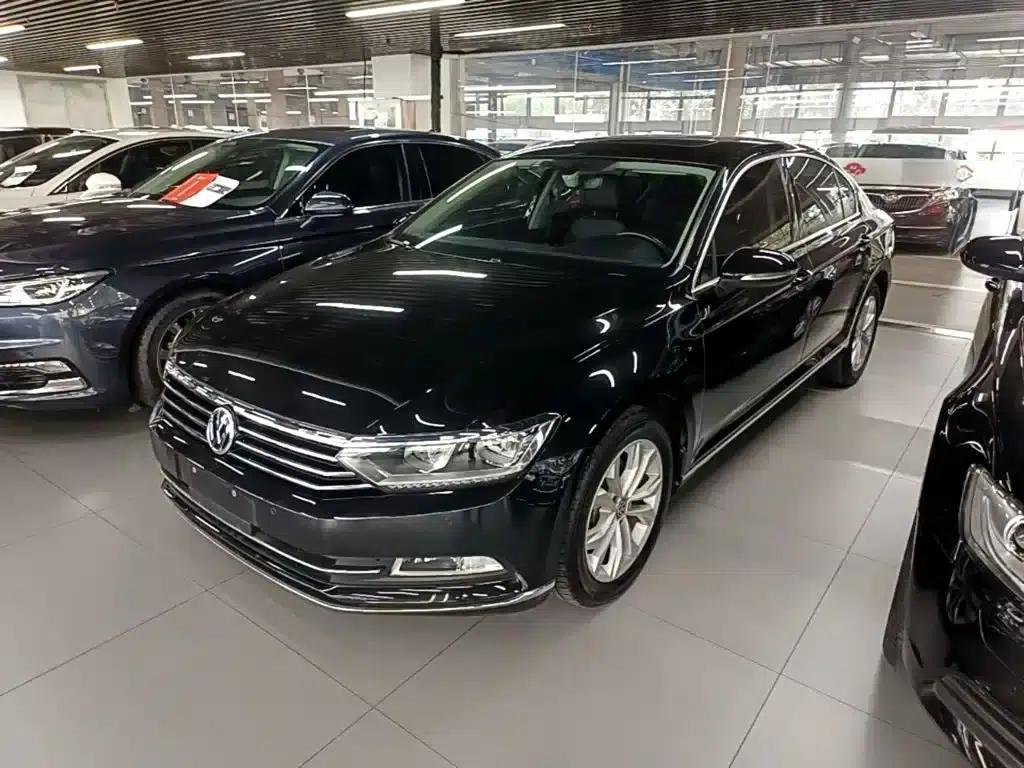 2019 Volkswagen Magotan 330TSI DSG Luxury Edition (National V Emission Standard) — миниатюра 1