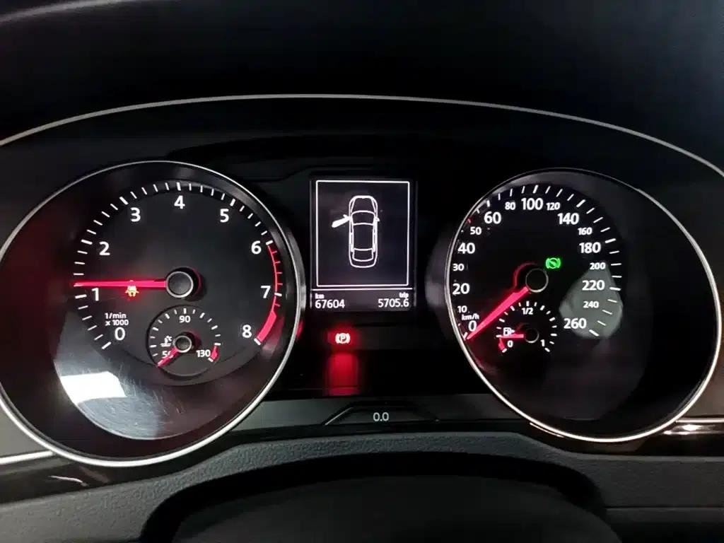 2019 Volkswagen Magotan 330TSI DSG Luxury Edition (National V Emission Standard) — миниатюра 12