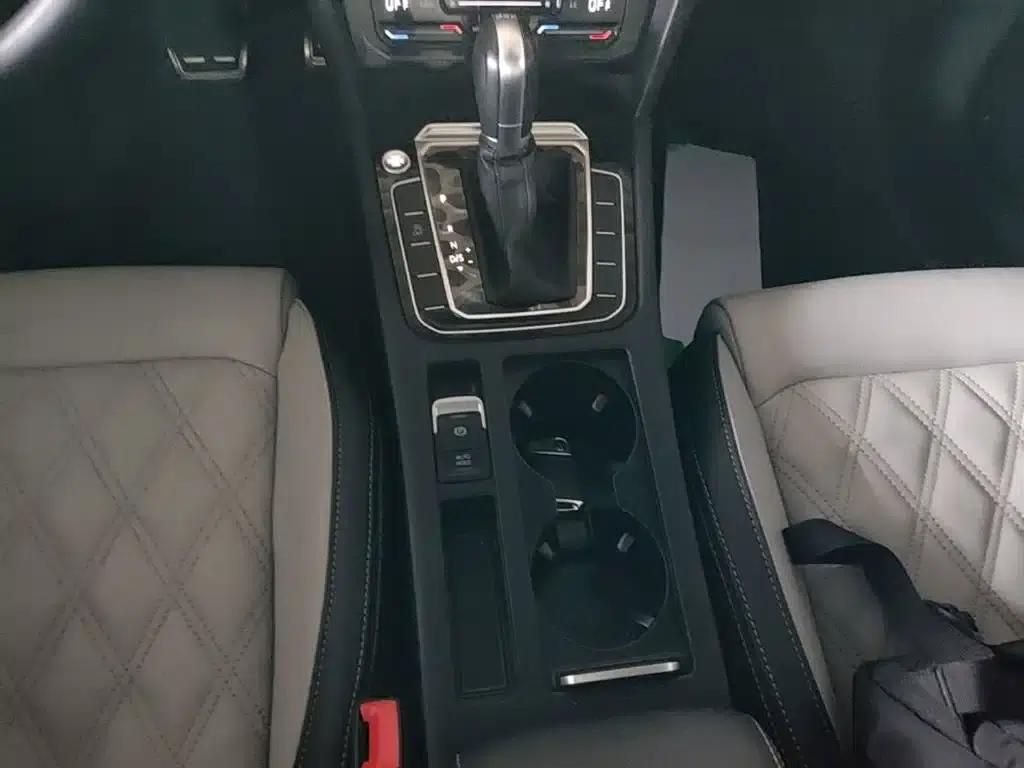 Volkswagen Magotan 2023 2 Millionth Unit Commemorative Edition 330TSI DSG Leading Model — миниатюра 14