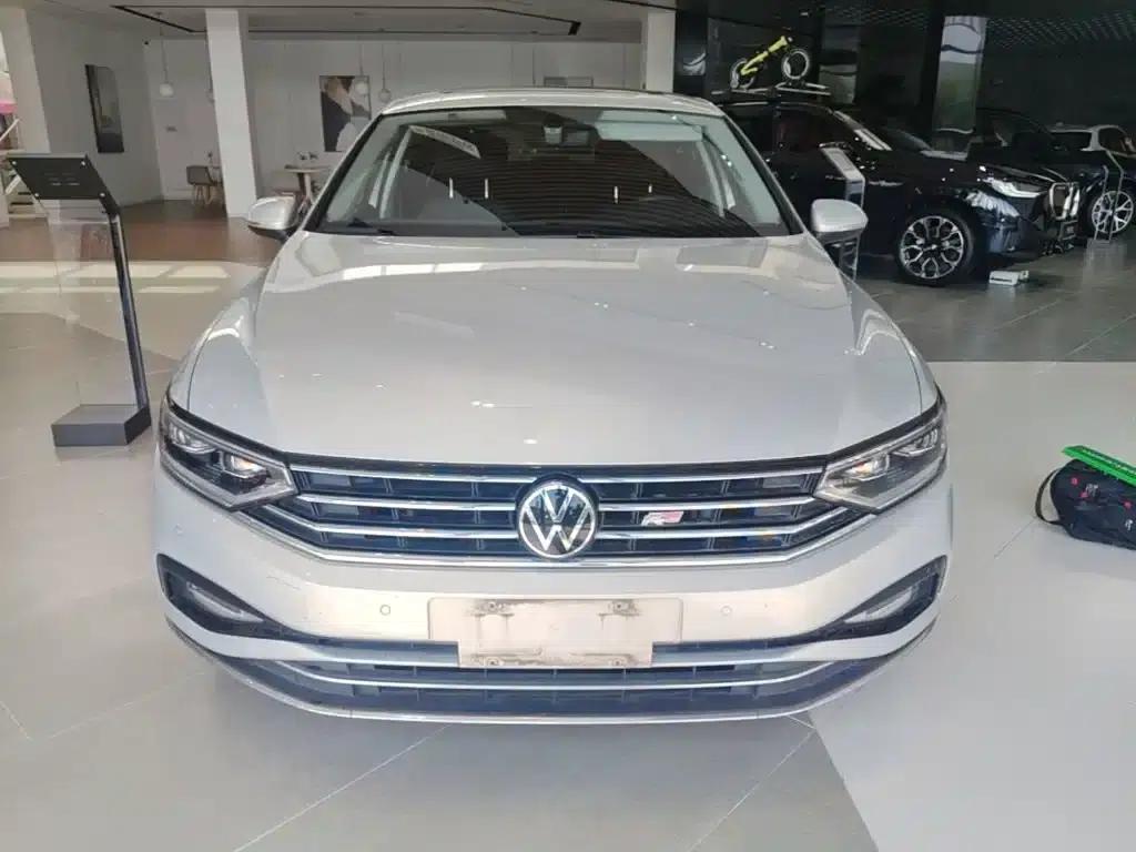 2020 Volkswagen Passat 330TSI DSG Luxury — миниатюра 3