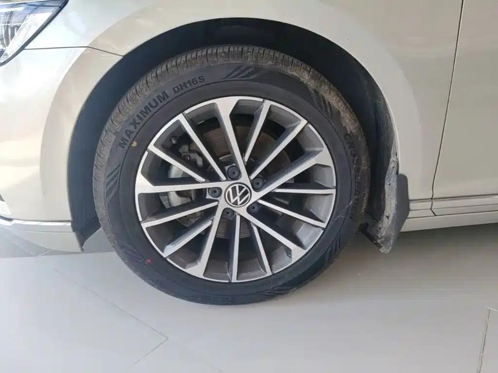 2020 Volkswagen Passat 330TSI DSG Luxury — миниатюра 23
