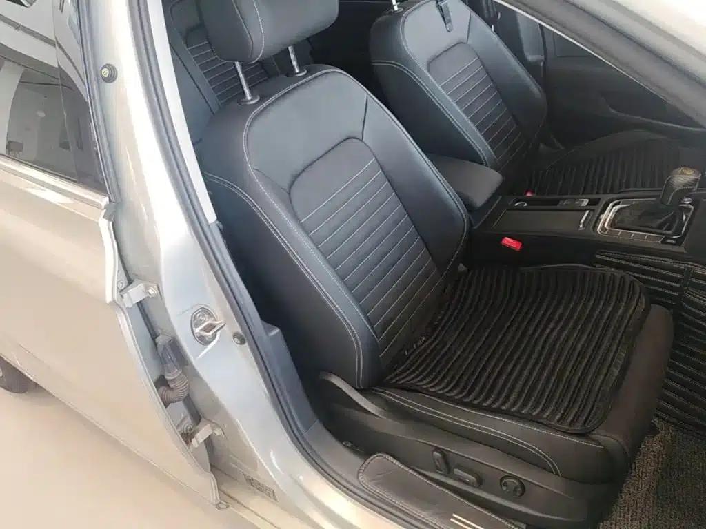 2020 Volkswagen Passat 330TSI DSG Luxury — миниатюра 25