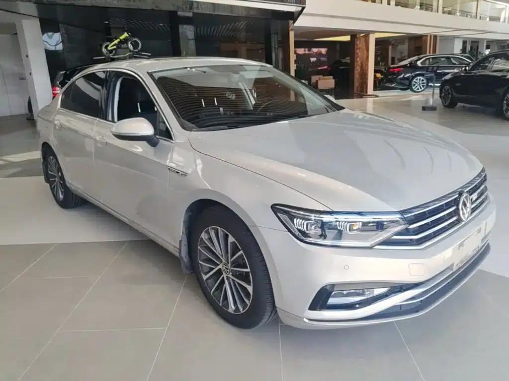 2020 Volkswagen Passat 330TSI DSG Luxury — миниатюра 4