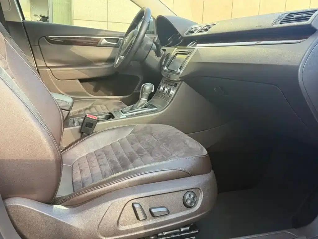 2012 Imported Volkswagen Passat Touring Edition 2.0TSI Comfort — миниатюра 11