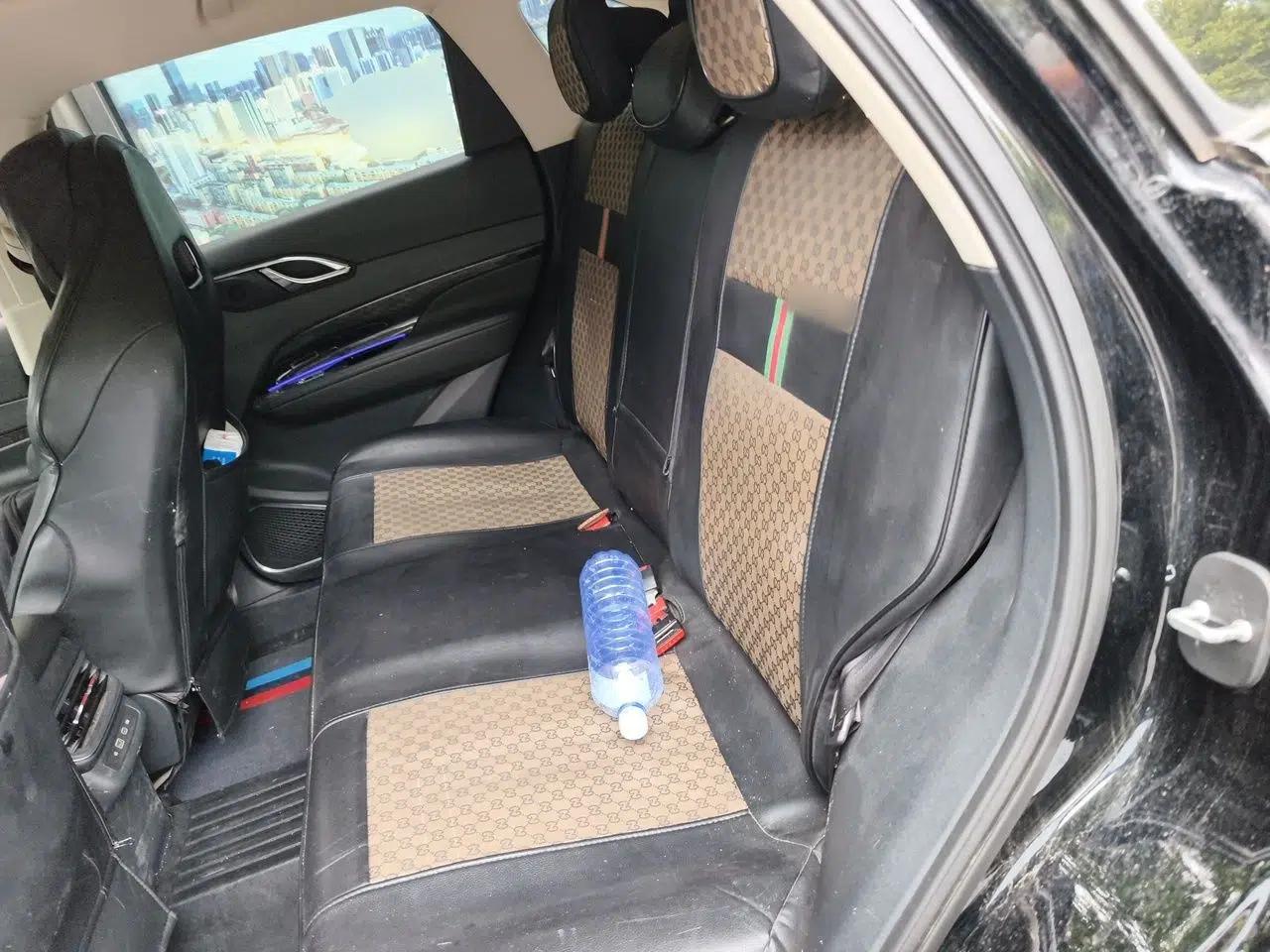 Hongqi HS3 2023 1.5T Two-Wheel Drive Shanwei Edition — миниатюра 17