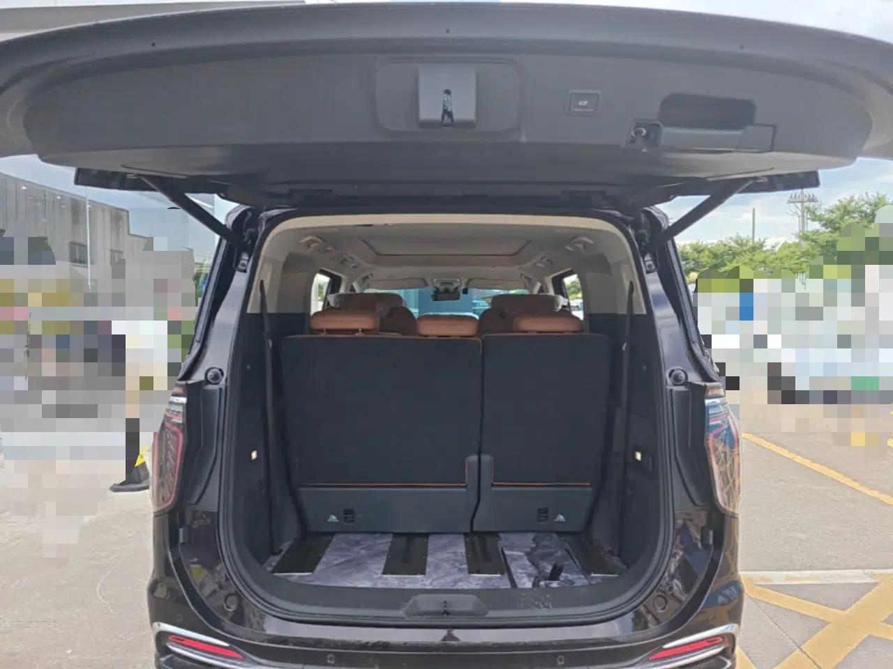 Hongqi HQ9 PHEV 2024 2.0T Four-Wheel Drive Luxury Edition — миниатюра 22