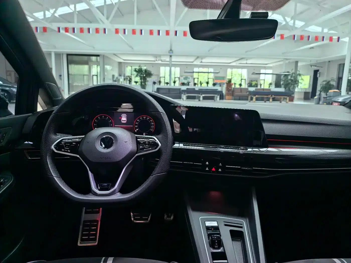 2023 Golf 280TSI DSG R-Line Lite — миниатюра 13