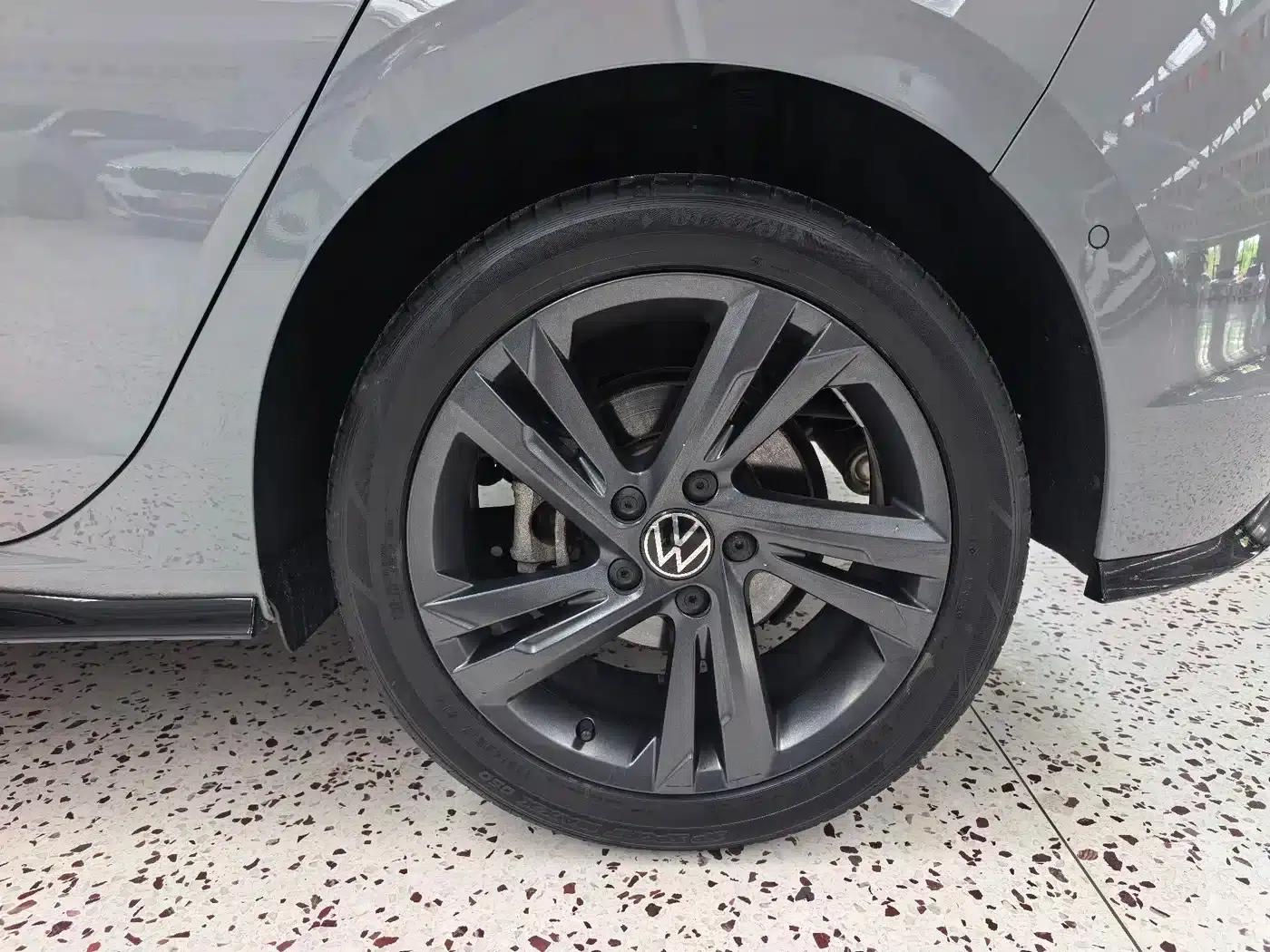 2023 Golf 280TSI DSG R-Line Lite — миниатюра 21