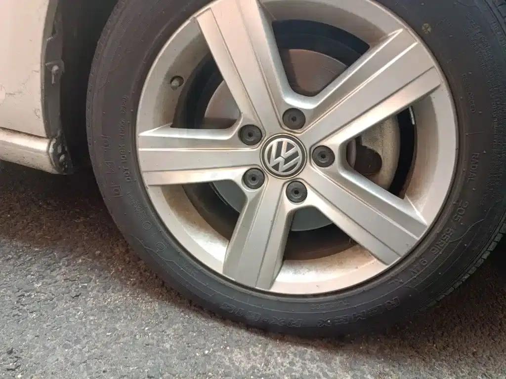 2017 Golf 230TSI Automatic Comfort Millionth Unit Commemorative Edition — миниатюра 26