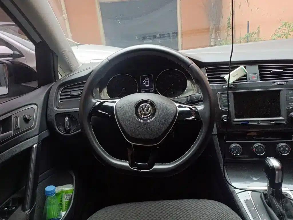 2017 Golf 230TSI Automatic Comfort Millionth Unit Commemorative Edition — миниатюра 6