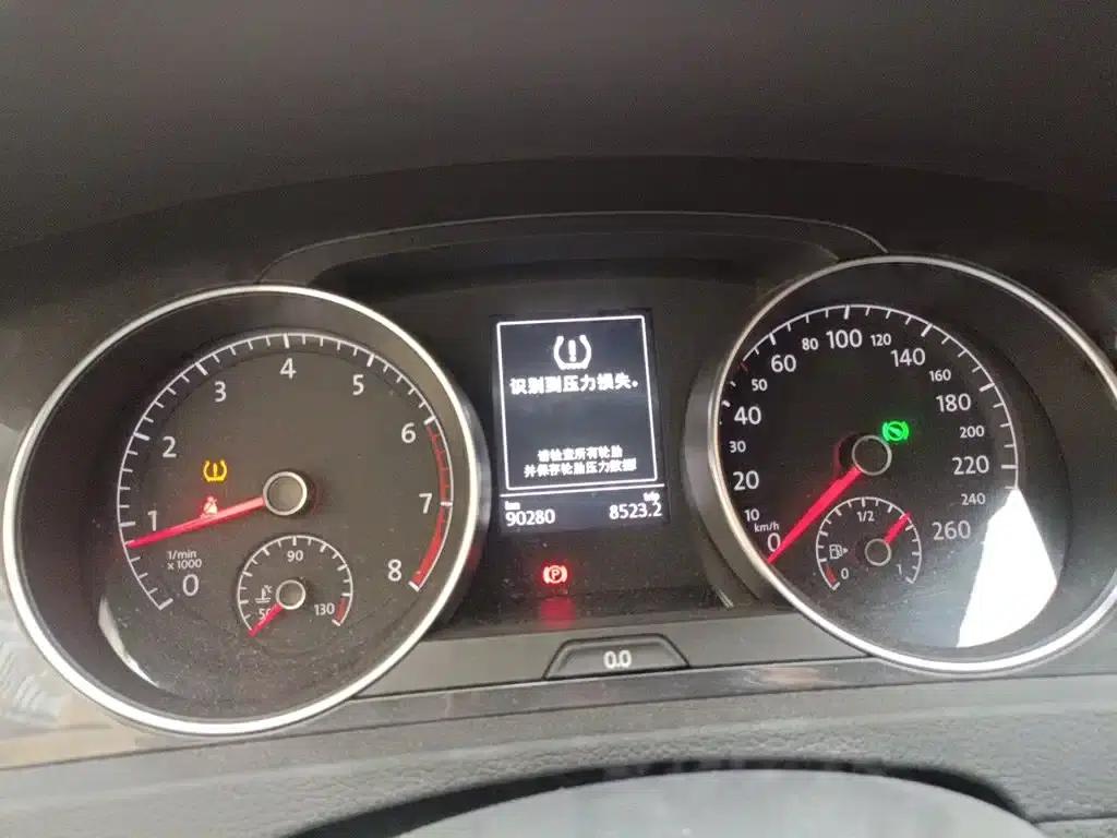 2017 Golf 230TSI Automatic Comfort Millionth Unit Commemorative Edition — миниатюра 7