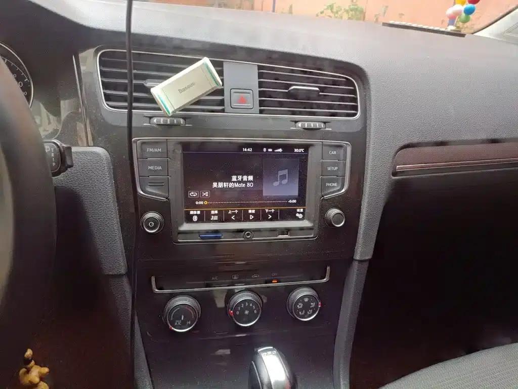 2017 Golf 230TSI Automatic Comfort Millionth Unit Commemorative Edition — миниатюра 9