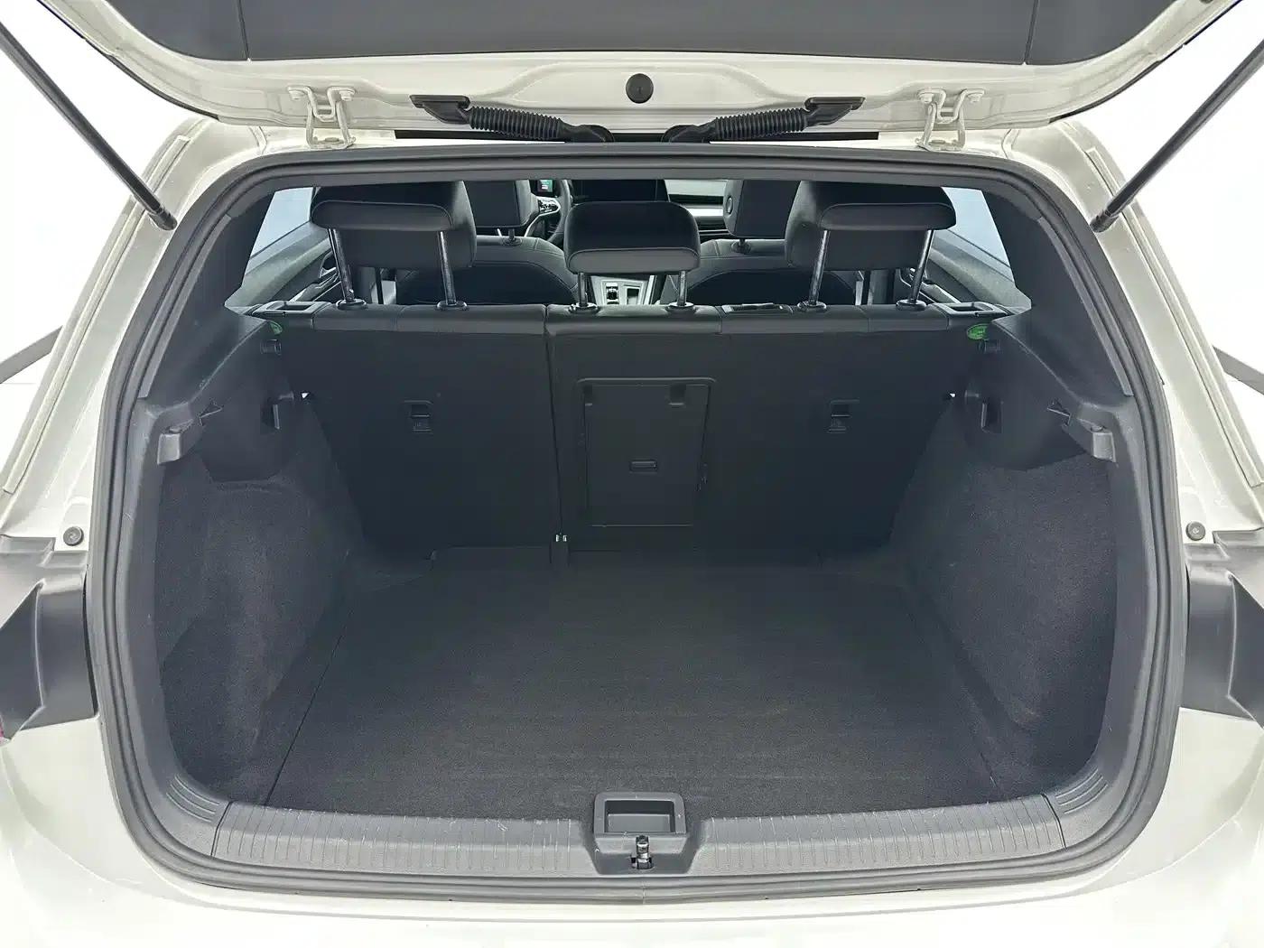 2023 Golf 280TSI DSG R-Line Lite — миниатюра 17
