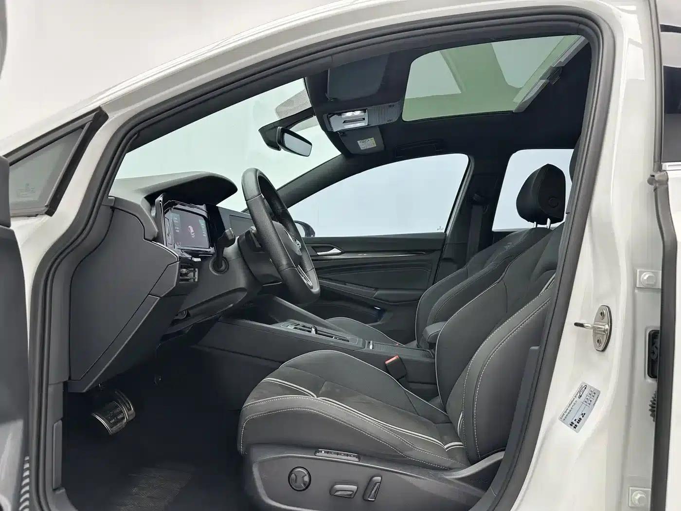 2023 Golf 280TSI DSG R-Line Lite — миниатюра 5
