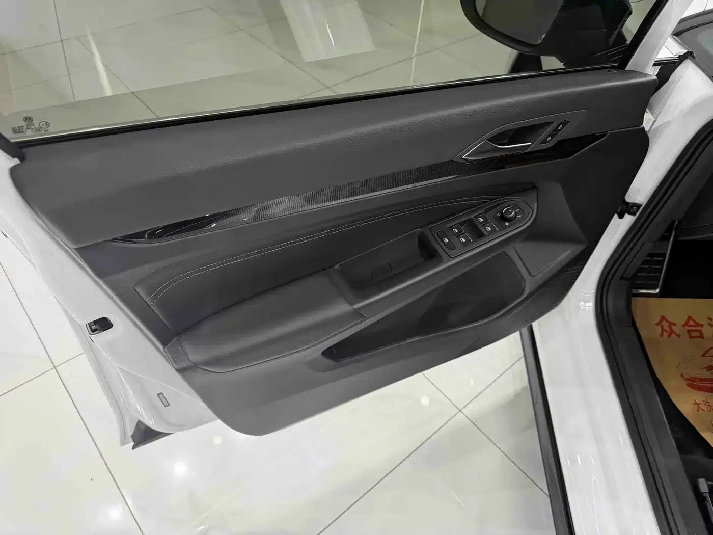 2021 Golf 280TSI DSG R-Line — миниатюра 8