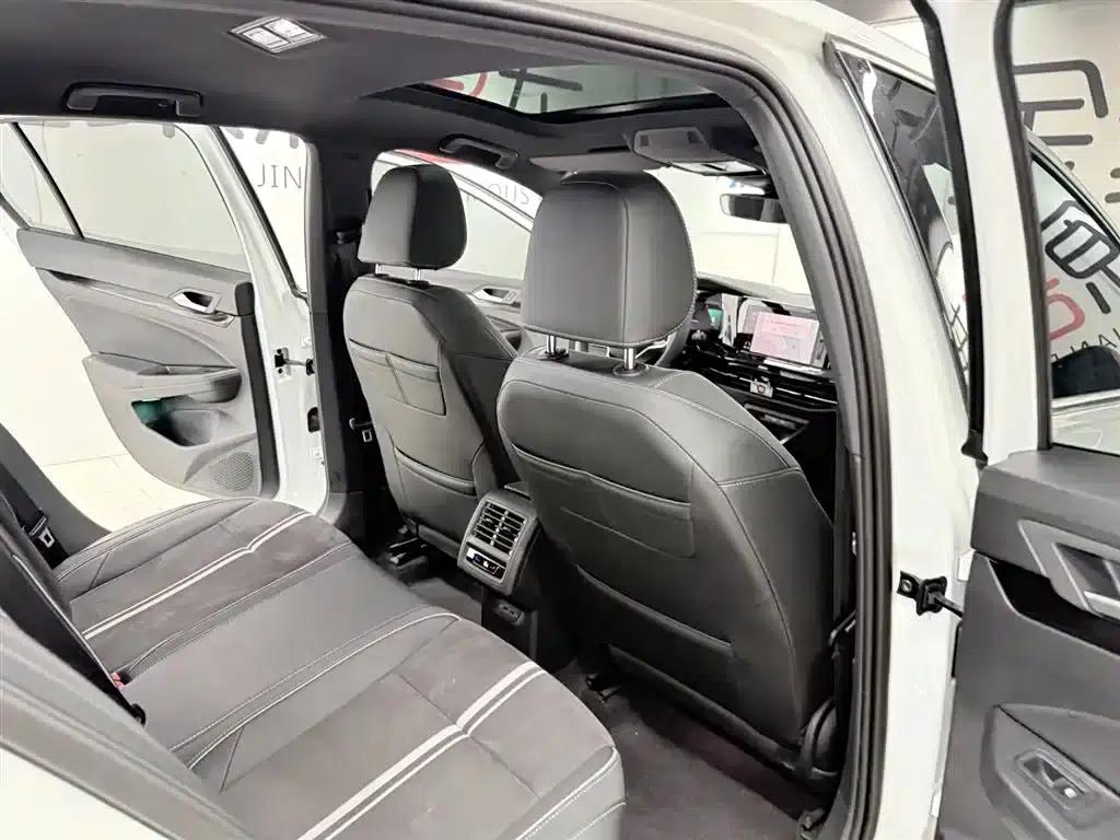 2023 Golf Facelift 280TSI DSG R-Line — миниатюра 15