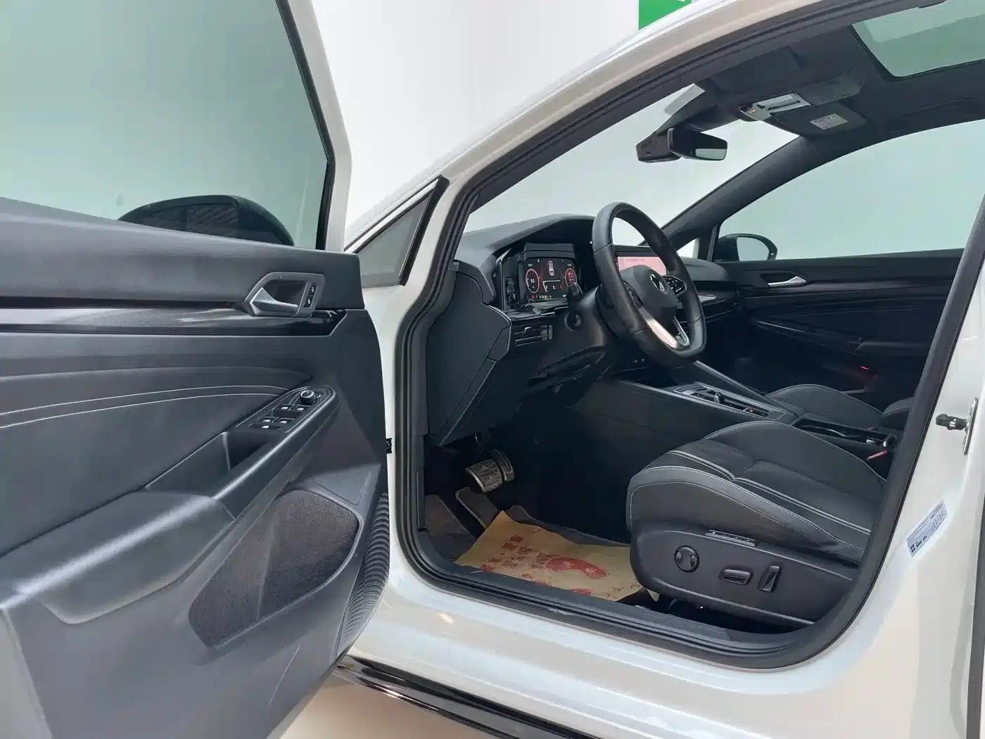 2023 Golf 280TSI DSG R-Line Lite — миниатюра 13