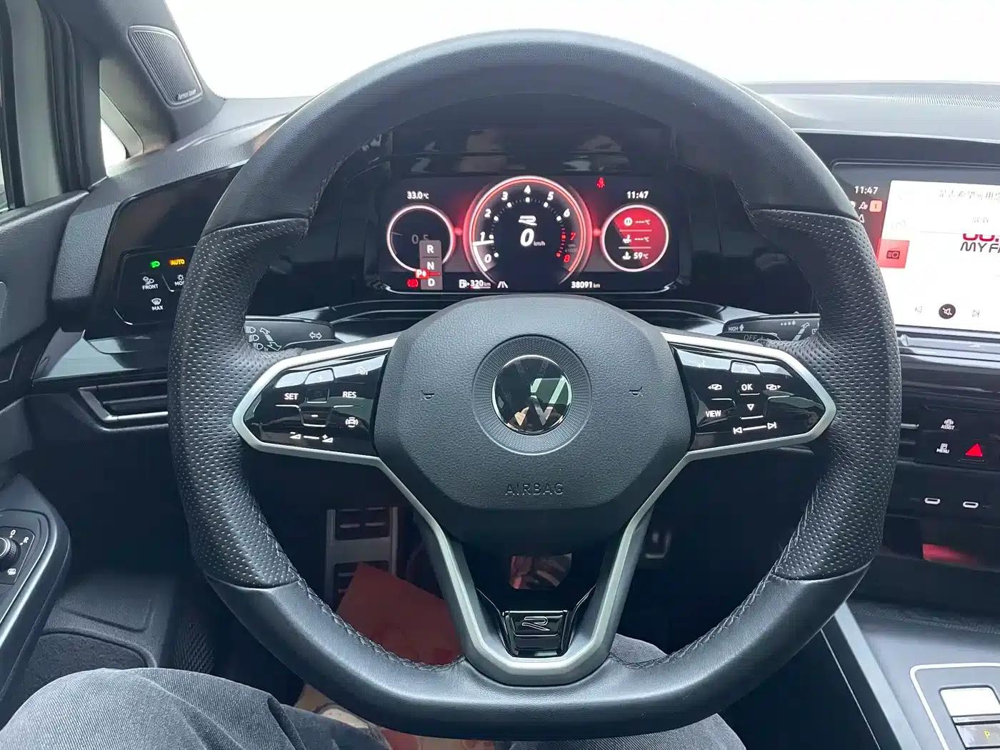 2023 Golf 280TSI DSG R-Line Lite — миниатюра 17
