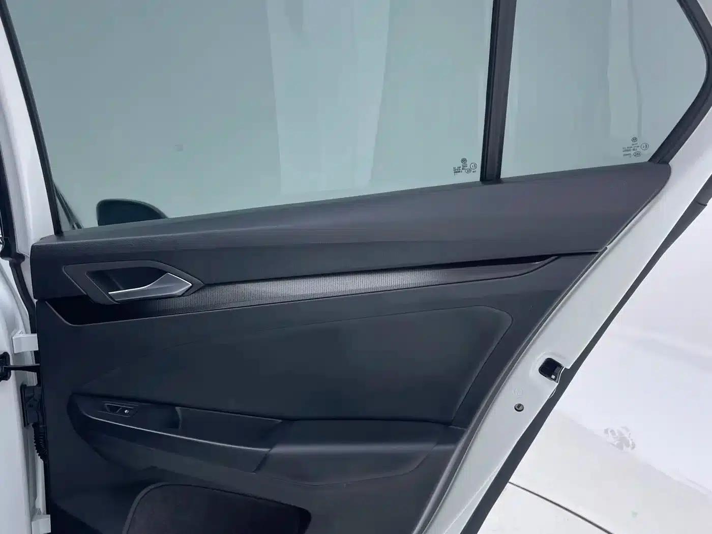 2023 Golf 280TSI DSG R-Line Lite — миниатюра 23
