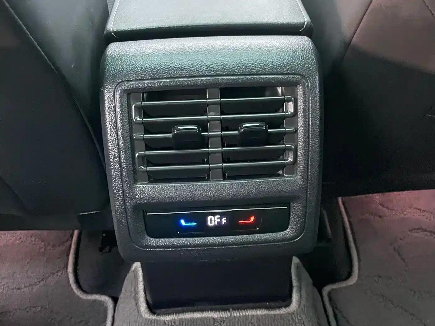 2023 Golf 280TSI DSG R-Line Lite — миниатюра 27