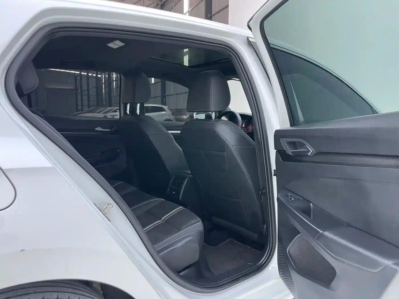 2023 Golf 280TSI DSG R-Line Lite — миниатюра 30