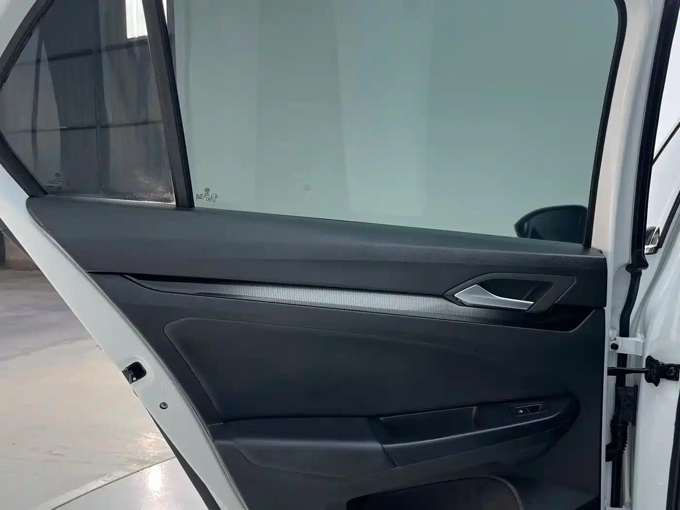 2023 Golf 280TSI DSG R-Line Lite — миниатюра 10