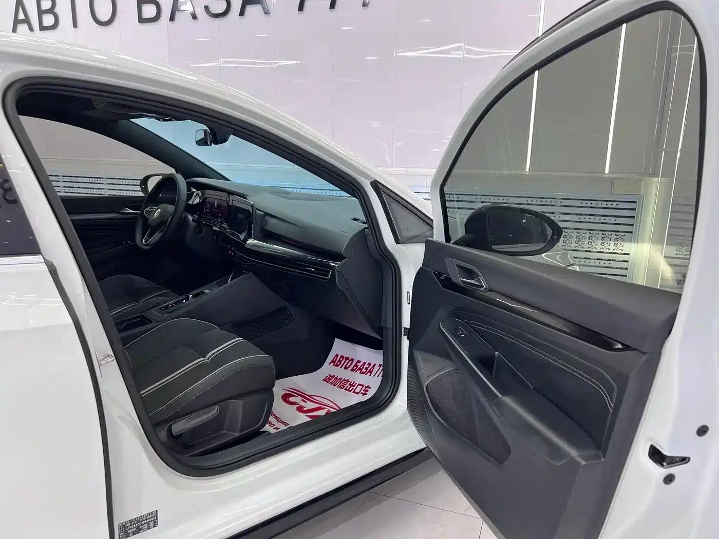 2023 Golf Facelift 280TSI DSG R-Line Lite — миниатюра 18