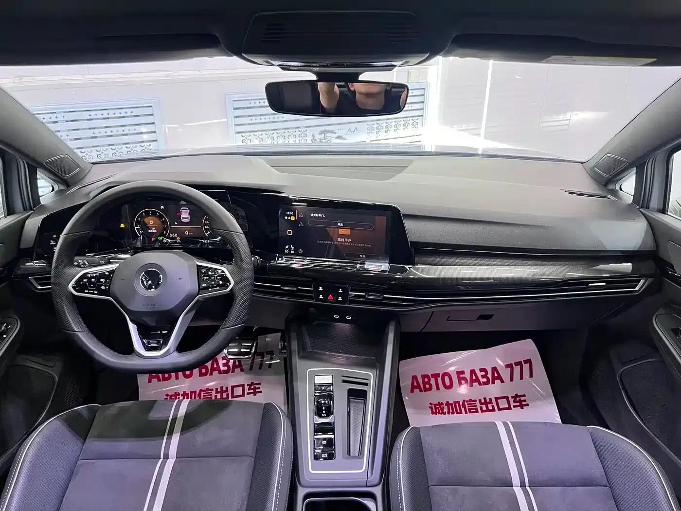 2023 Golf 280TSI DSG R-Line Lite — миниатюра 15
