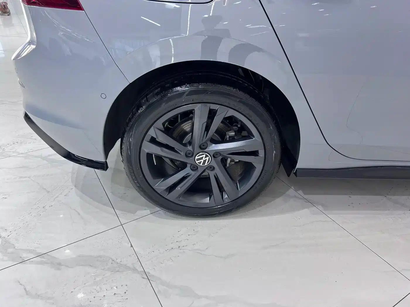 2023 Golf 280TSI DSG R-Line Lite — миниатюра 19