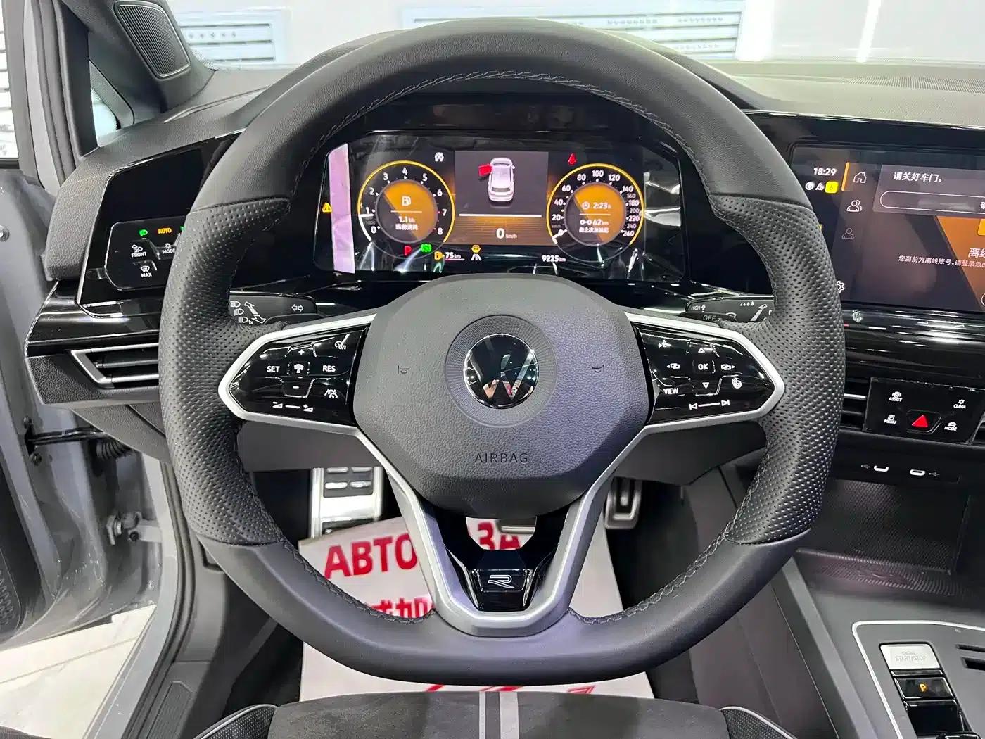 2023 Golf 280TSI DSG R-Line Lite — миниатюра 10
