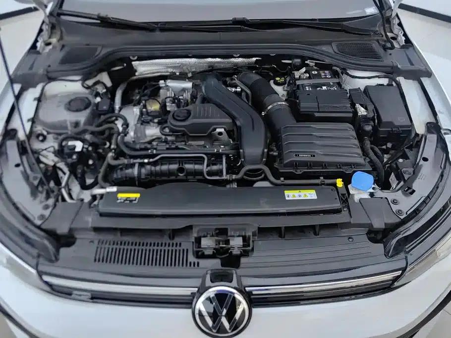 2025 Golf 300TSI R-Line — миниатюра 10