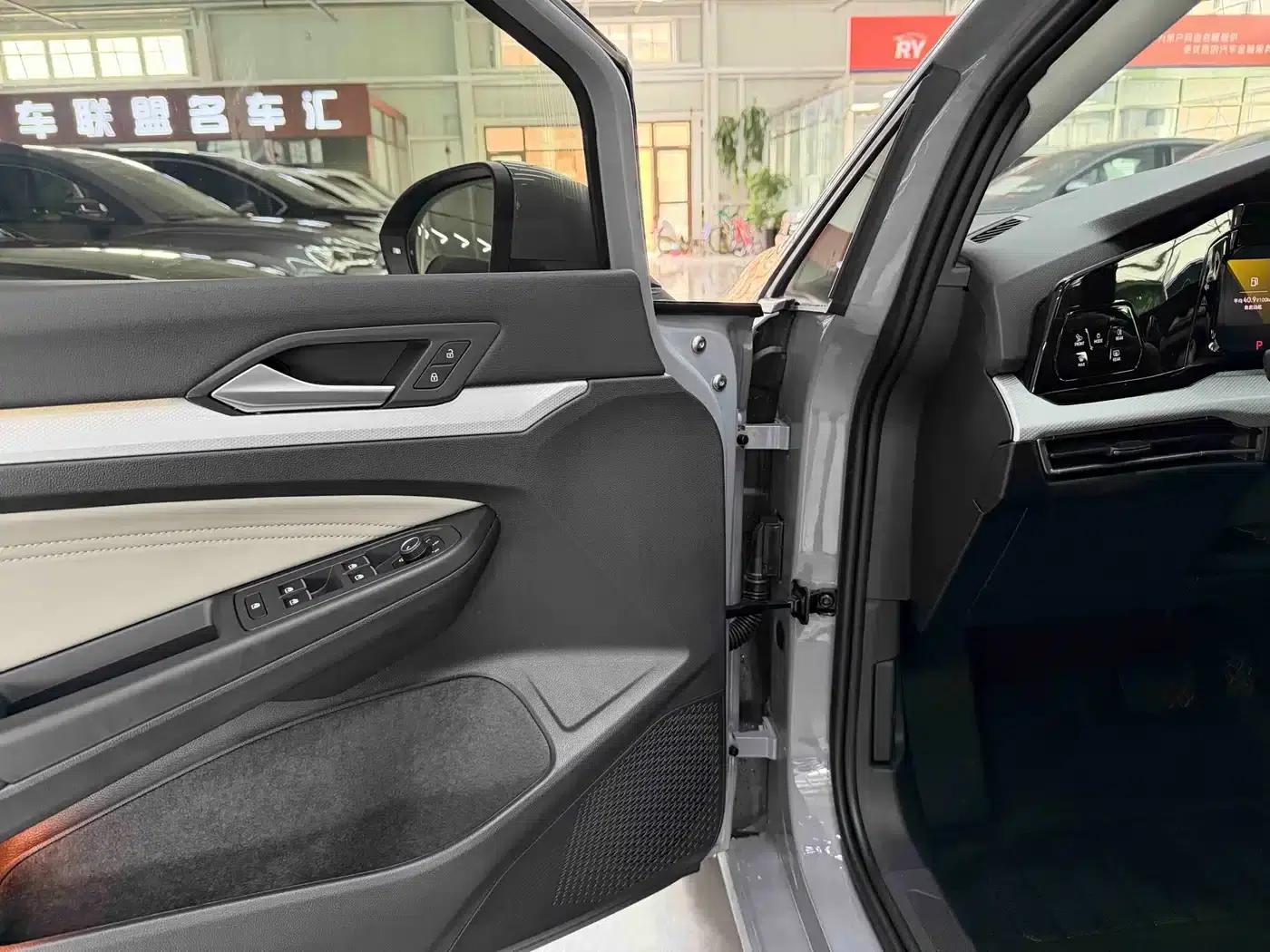 2023 Golf 280TSI DSG Pro — миниатюра 9