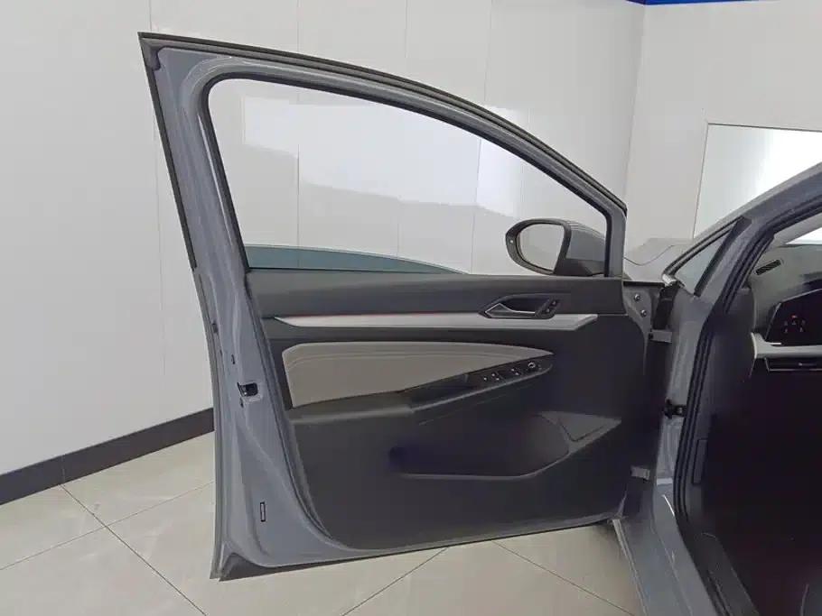2023 Golf Facelift 280TSI DSG Pro — миниатюра 7