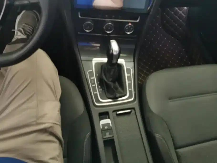 2018 Golf 230TSI Automatic Comfort — миниатюра 16
