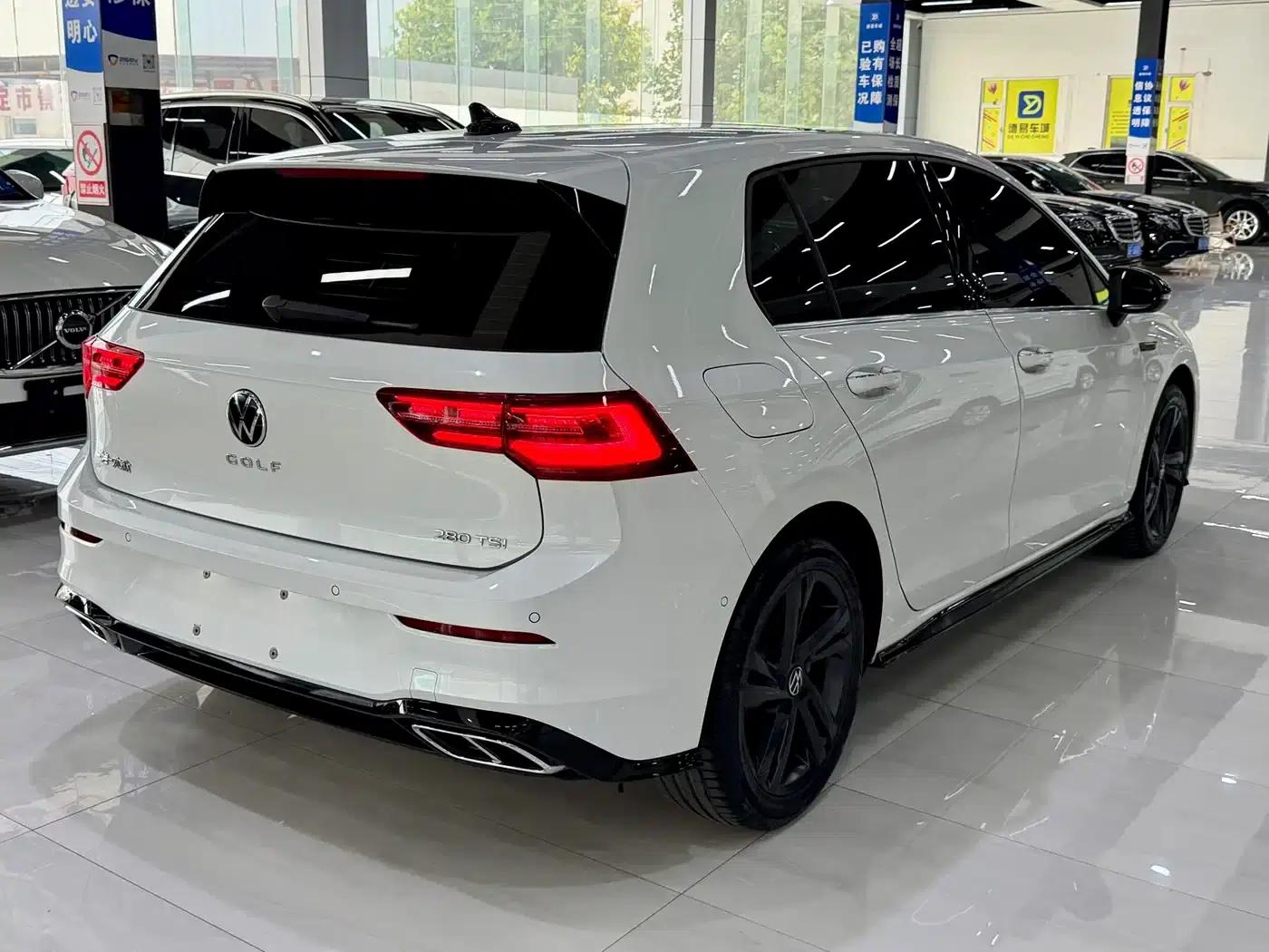 2023 Golf 280TSI DSG R-Line Lite — миниатюра 11
