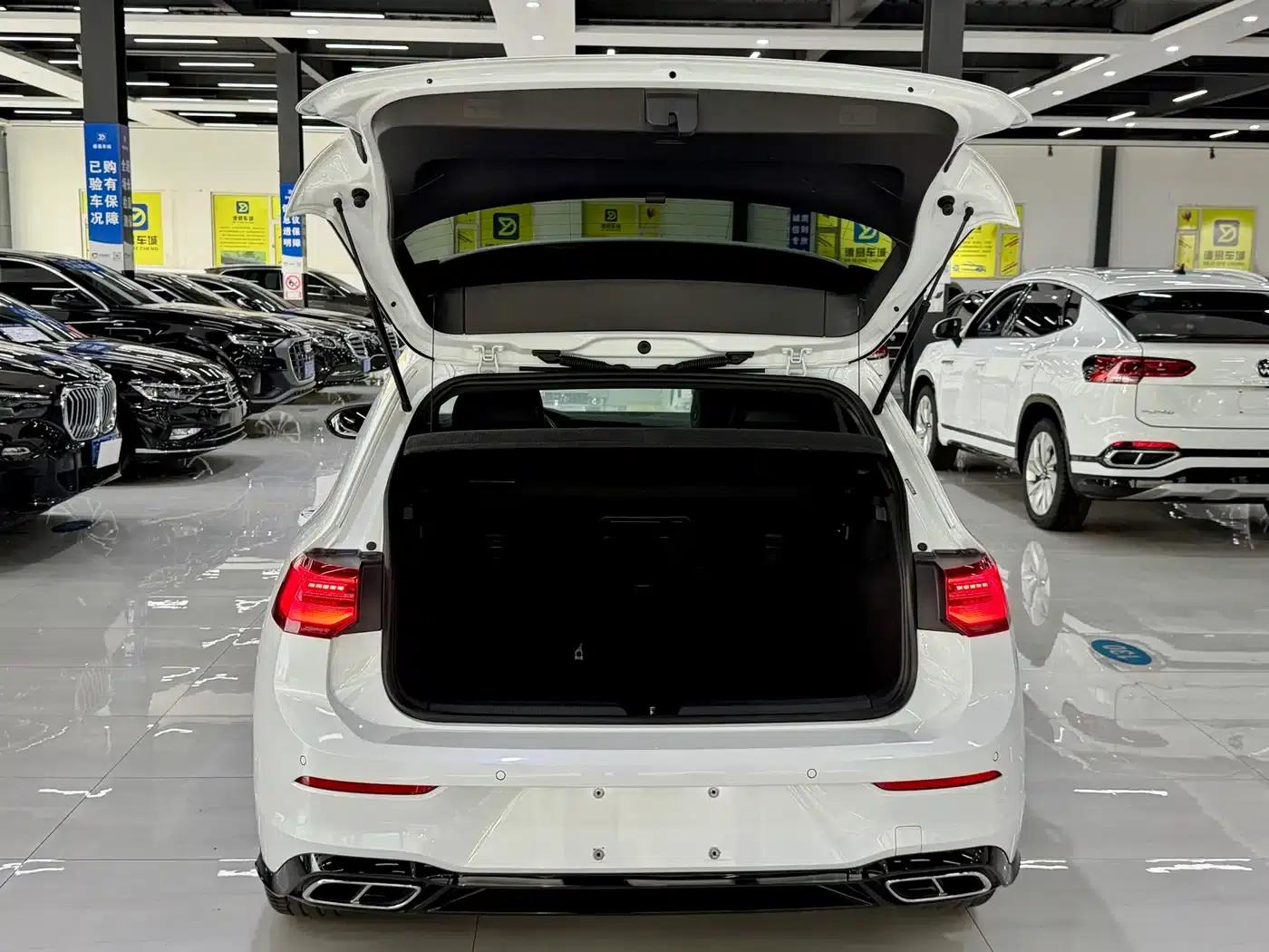 2023 Golf 280TSI DSG R-Line Lite — миниатюра 12