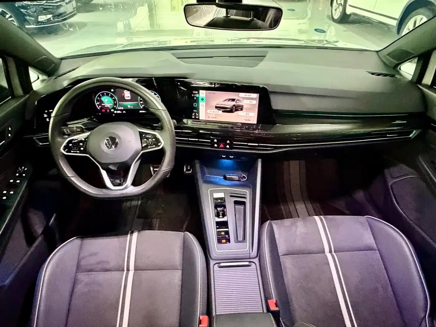2023 Golf 280TSI DSG R-Line Lite — миниатюра 6