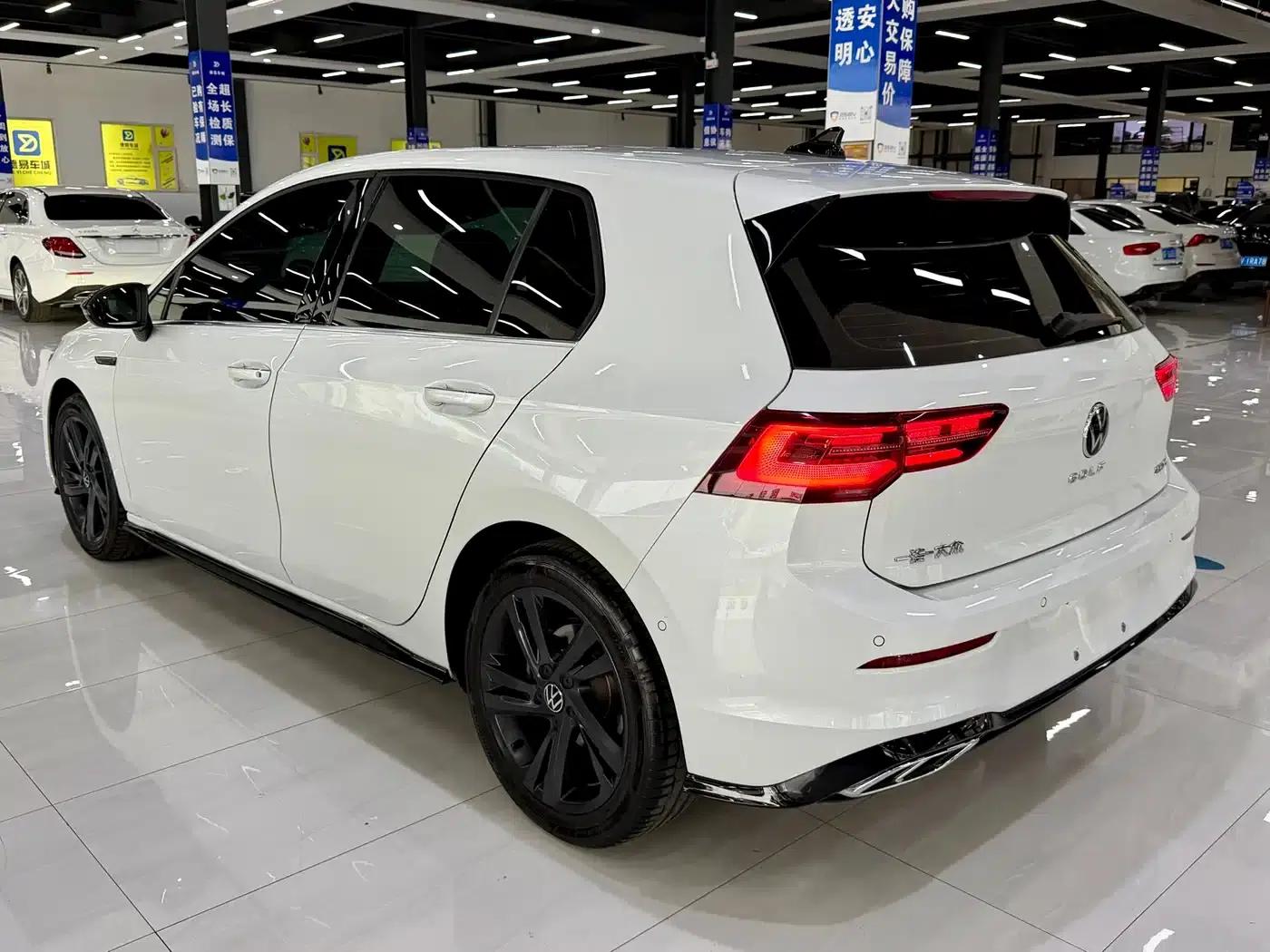 2023 Golf 280TSI DSG R-Line Lite — миниатюра 9