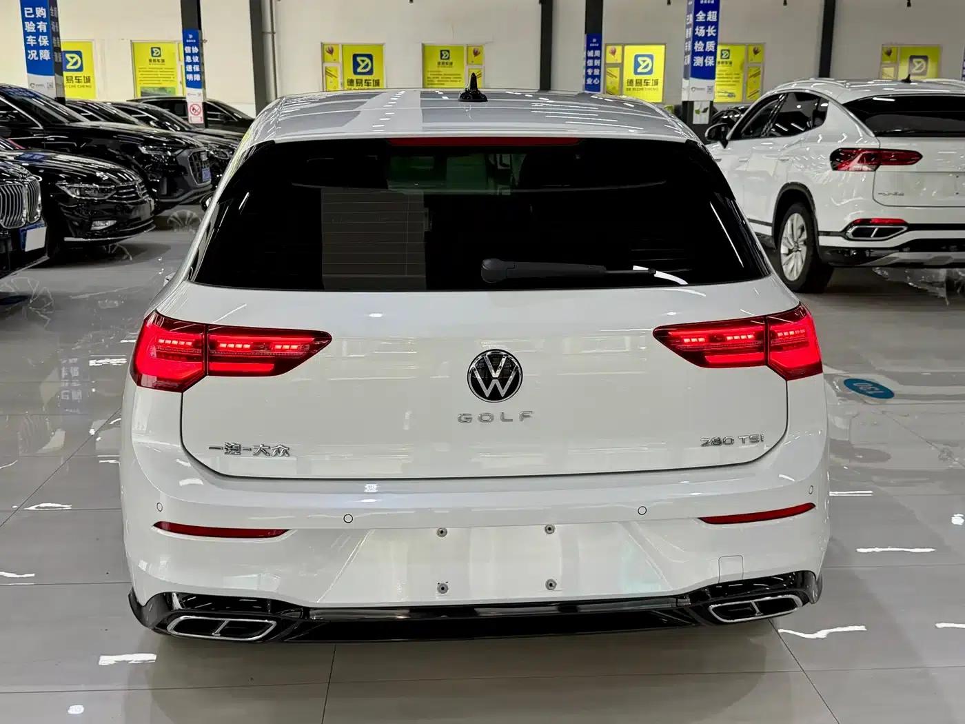 2023 Golf 280TSI DSG R-Line Lite — миниатюра 10