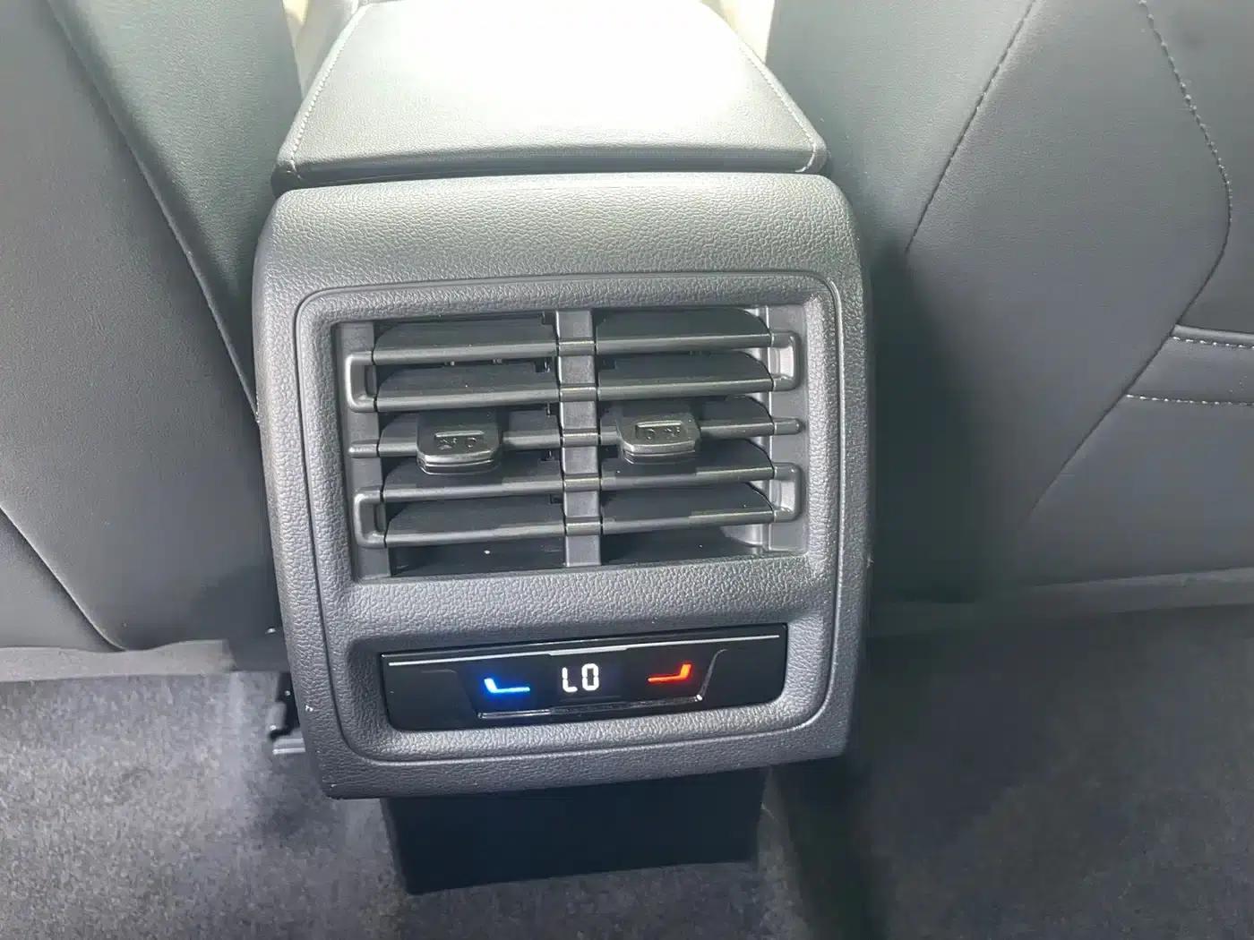2023 Golf 280TSI DSG R-Line Lite — миниатюра 11