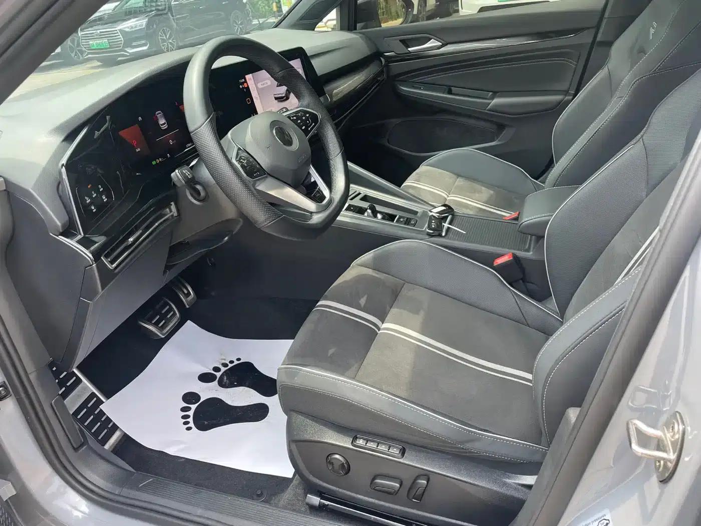 2023 Golf 280TSI DSG R-Line Lite — миниатюра 4