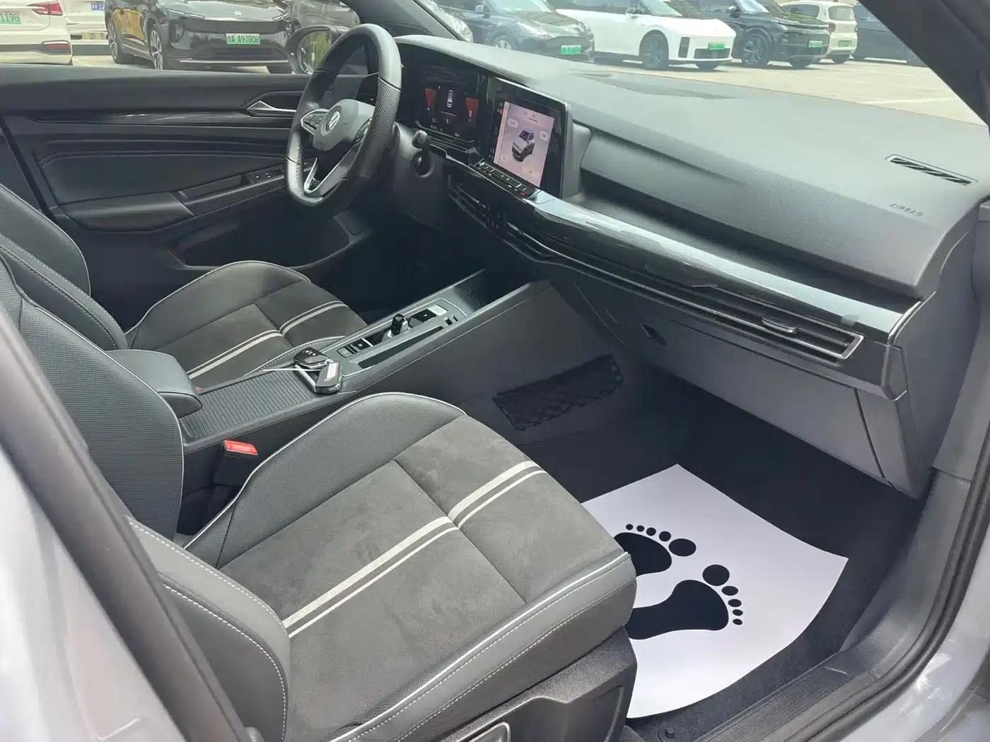 2023 Golf 280TSI DSG R-Line Lite — миниатюра 6