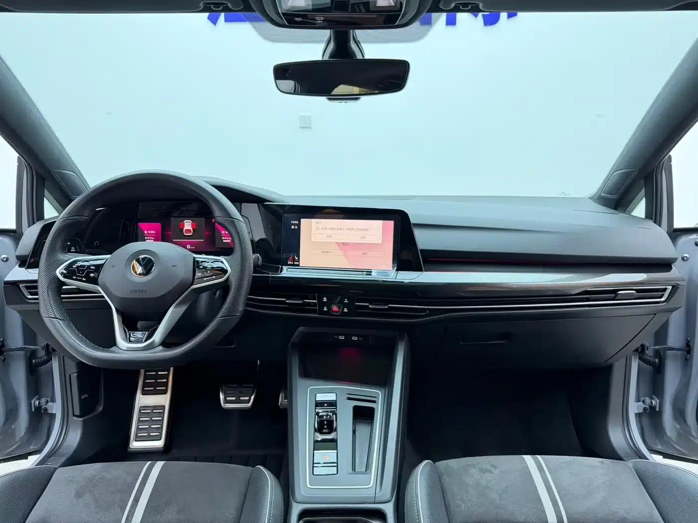 2023 Golf 280TSI DSG R-Line Lite — миниатюра 16