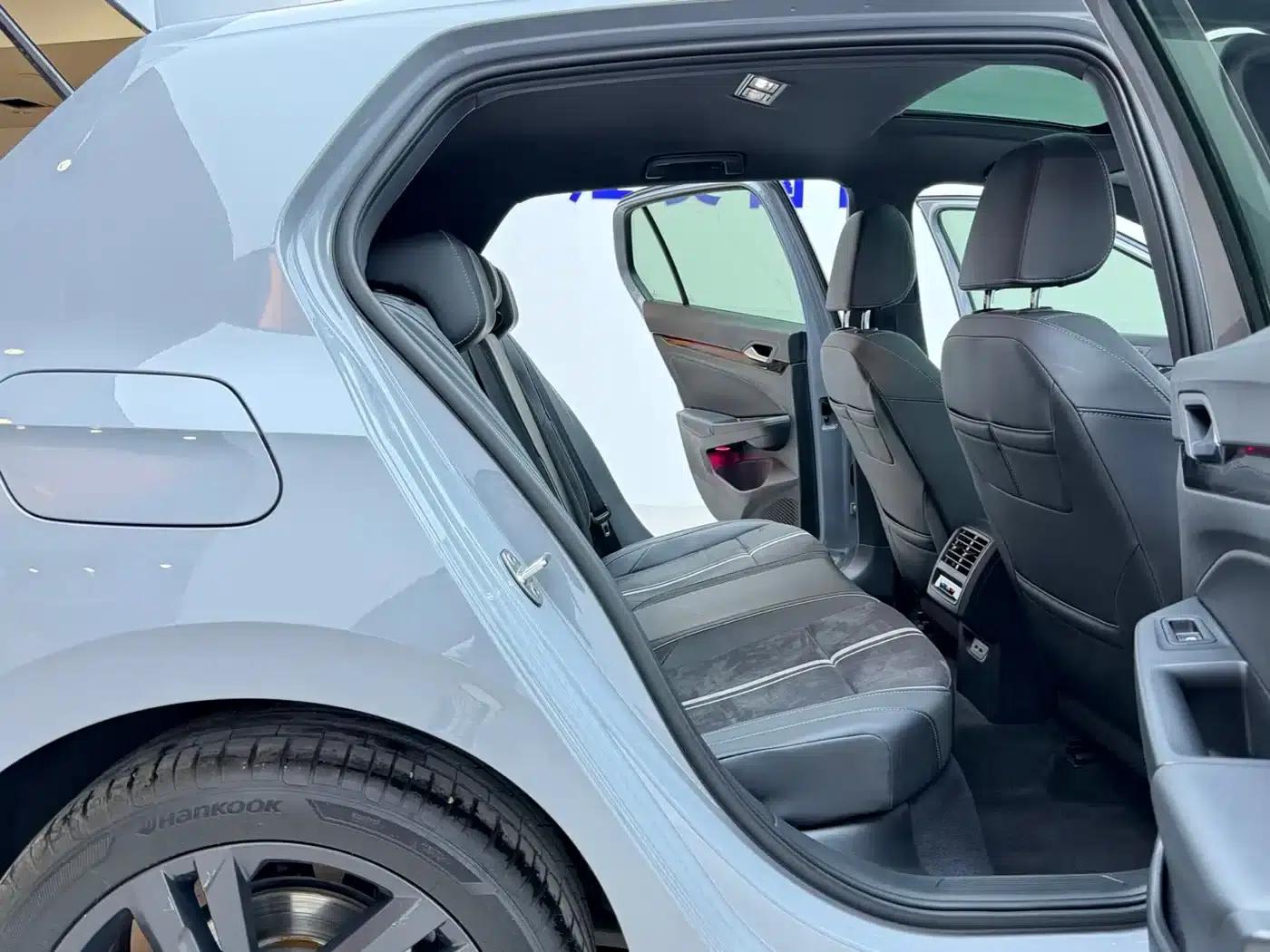 2023 Golf 280TSI DSG R-Line Lite — миниатюра 18