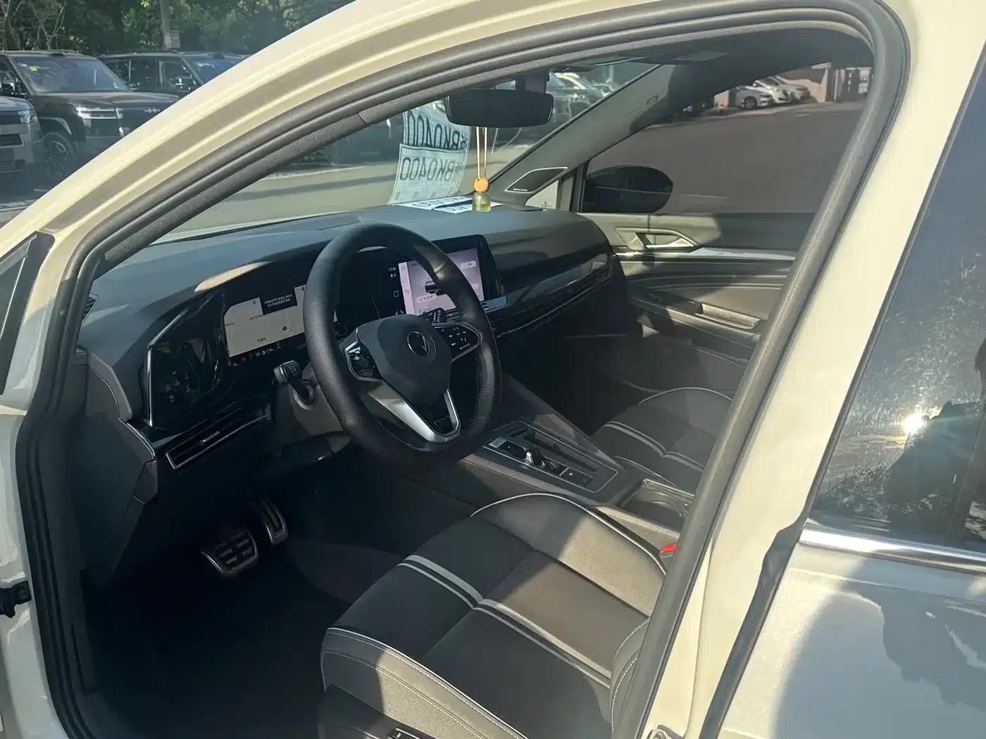 2021 Golf 280TSI DSG 30th Anniversary Edition — миниатюра 3