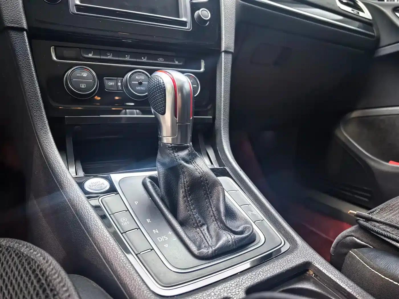 2016 Golf 230TSI Automatic Luxury — миниатюра 11
