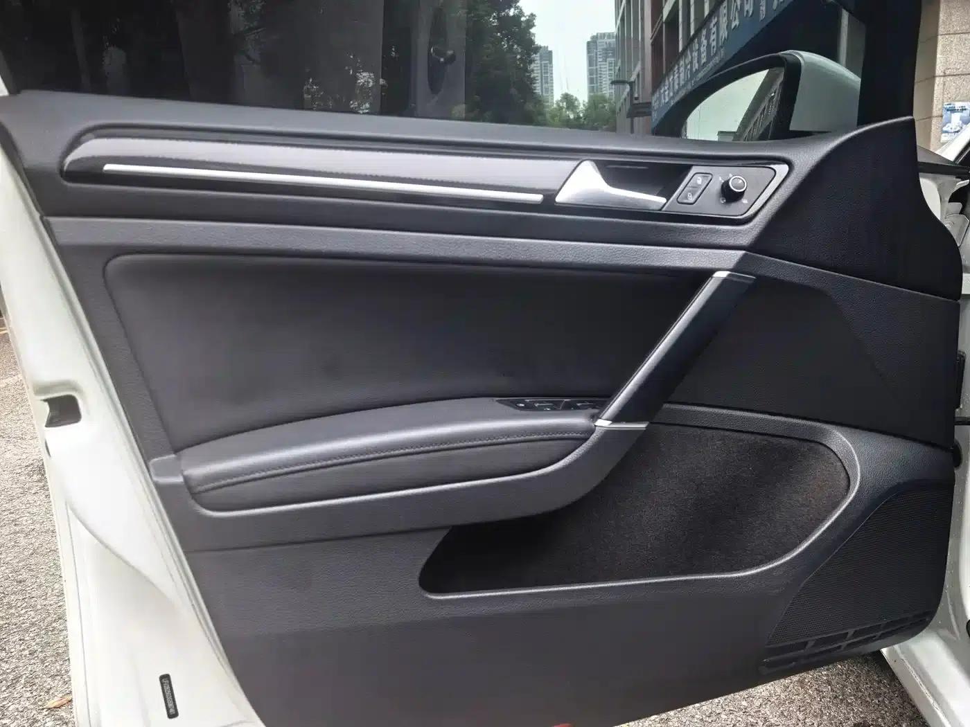 2016 Golf 230TSI Automatic Luxury — миниатюра 16