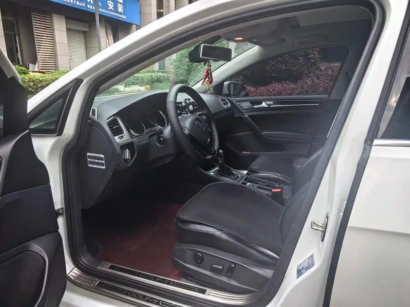 2016 Golf 230TSI Automatic Luxury — миниатюра 17