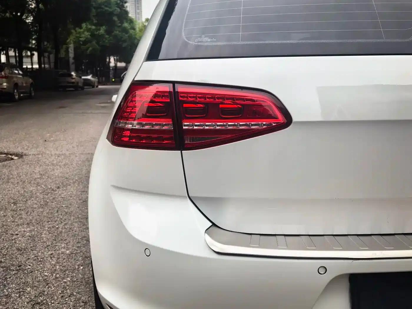 2016 Golf 230TSI Automatic Luxury — миниатюра 22